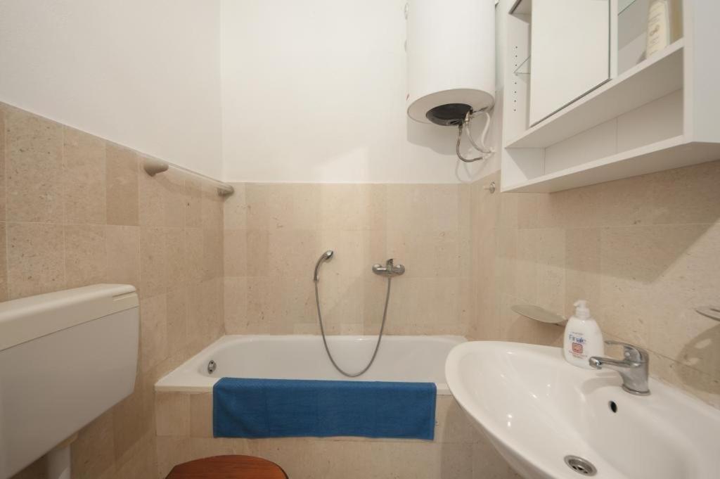 Apartments Kalajzic Pucisca Room photo